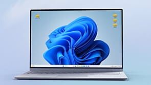 Vista frontal oficial de la laptop HP 15-fc0272la en acabado azul
