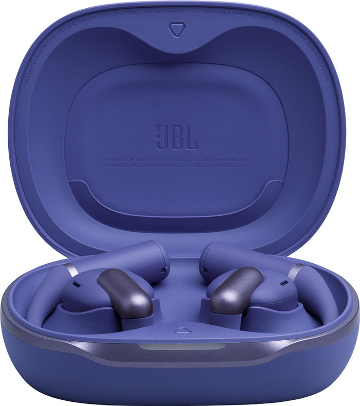 Estuche abierto con auriculares JBL Sense Pro azules