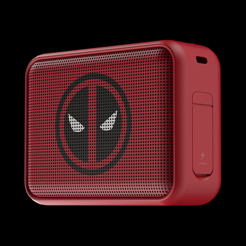 Vista del parlante Klip Xtreme Nitro Deadpool KBS-025MD-D sobre fondo blanco