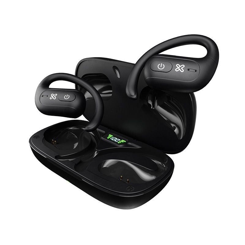 Vista del Klip Xtreme OpenBuds KOE-250BK con auriculares y estuche sobre fondo blanco